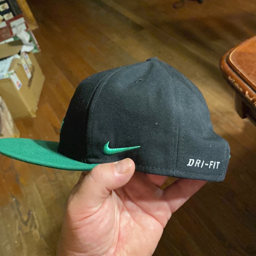 Nike true Sri-fit snap back hat - Picture 2 of 9